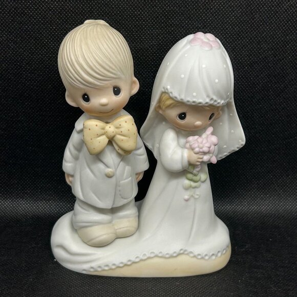 PRECIOUS Moments “The Lord Bless You and Keep You” figurine - Picture 1 of 3